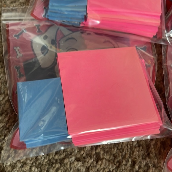 10 of each pink and blue post it bundles - Picture 3 of 3